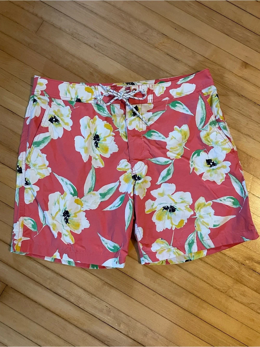 J. CREW 7” Stretch Breaker Board Short ECONYL Nylon Swim Trunk Floral Print 32
